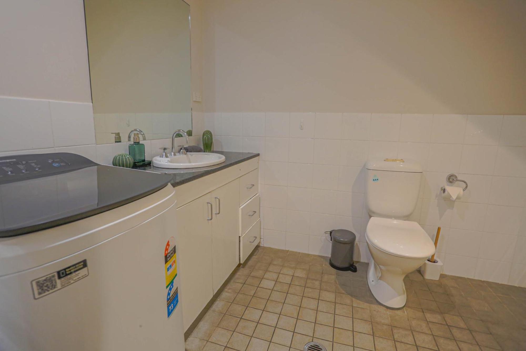 Elegant 2 Bedroom Close To Buz Bridge Rd 2 E-bikes Included Ferienhaus *